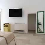Mava Ampio Con Terrazza In Centro Storico * Fasano